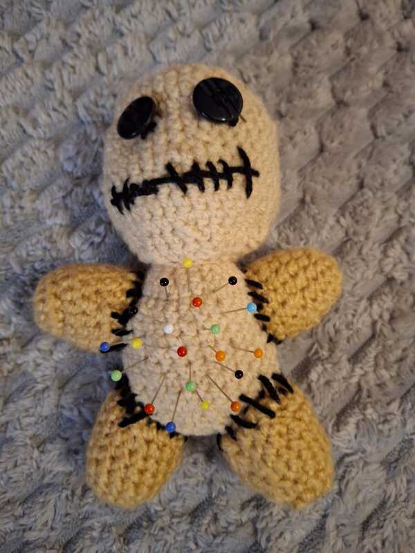 Amigurumi Voodoo Puppe Nadelkissen häkeln