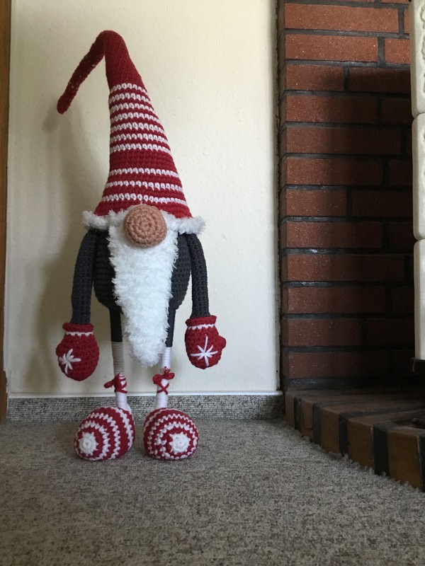 Wichtel Henry / stehend