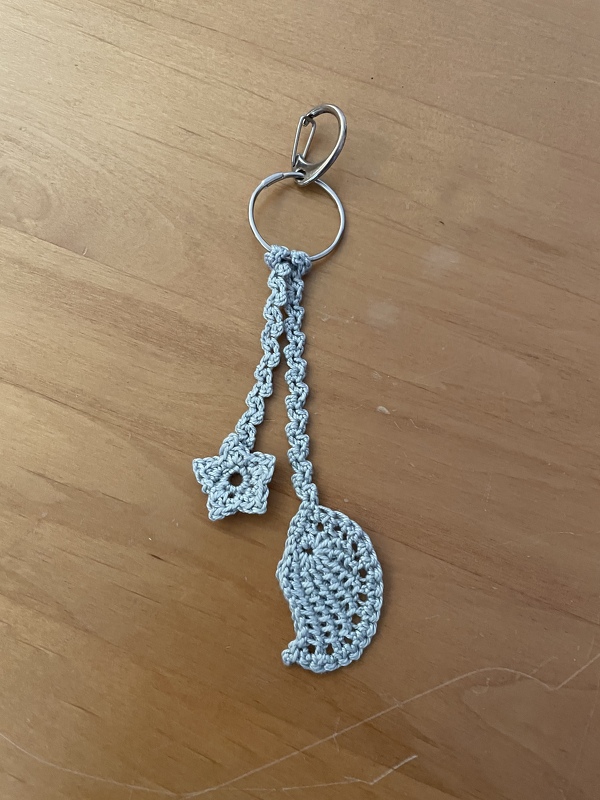 Lesezeichen / Geschenkband / Schlüsselanhänger "Flügel mit Stern"