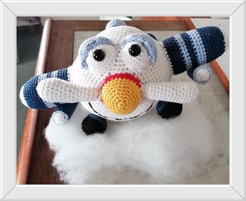 Der kleine Flieger war gut nachzuarbeiten. Die Anleitung ist sehr klar und ausführlich.