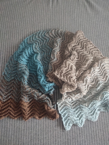 Ein schönes und gut zu entspannendes Muster. Fernsehtauglich und auch Anfängertauglich. Er ist gut angekommen, war ein Geschenk.