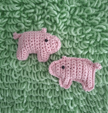 Tolle Anleitung, die kleinen Schweinchen sind im Nu fertiggestellt 😍🐖 #Amigurumi #häkeln #tierehäkeln #anfängergeeignet