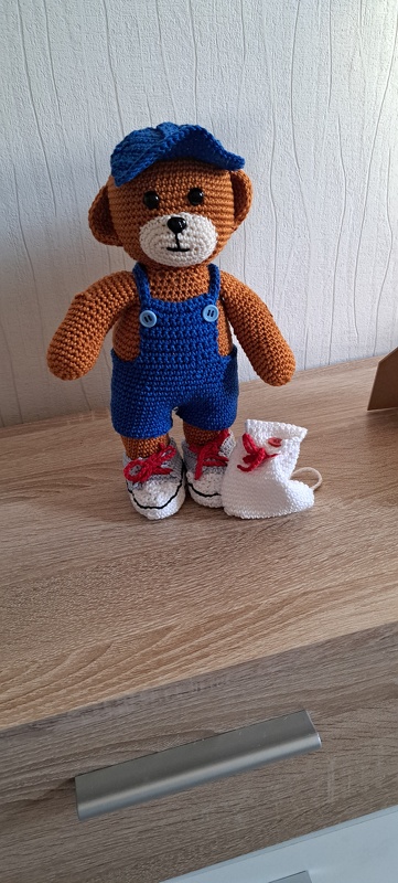 PDF Häkelanleitung Max der Bär - Amigurumi Teddy häkeln mit Schal und Hose