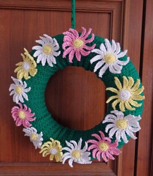 Crochet pattern daisies heart - easy from scraps of yarn