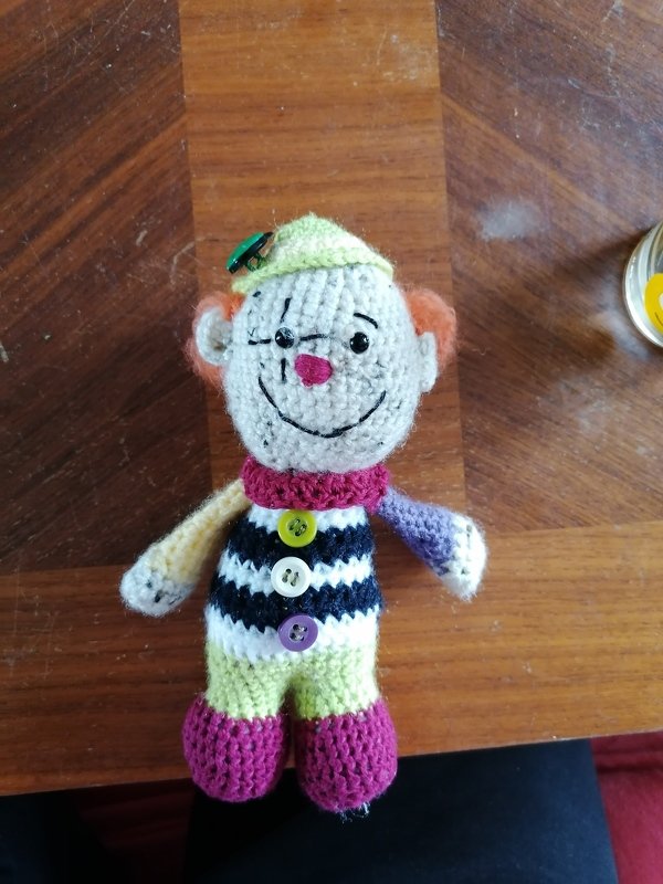 Clown Flavio - einfache Amigurumi Häkelanleitung