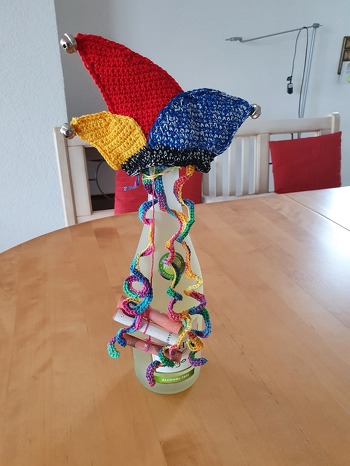 Hat wunderbar geklappt und ist sehr gut angekommen! Zum Geburtstag auf einer Sektflasche
Gruß Rosi