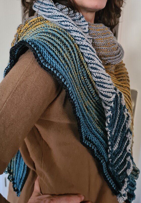 Pattern "Sudan" cuddly crochet cloth with a special color effect