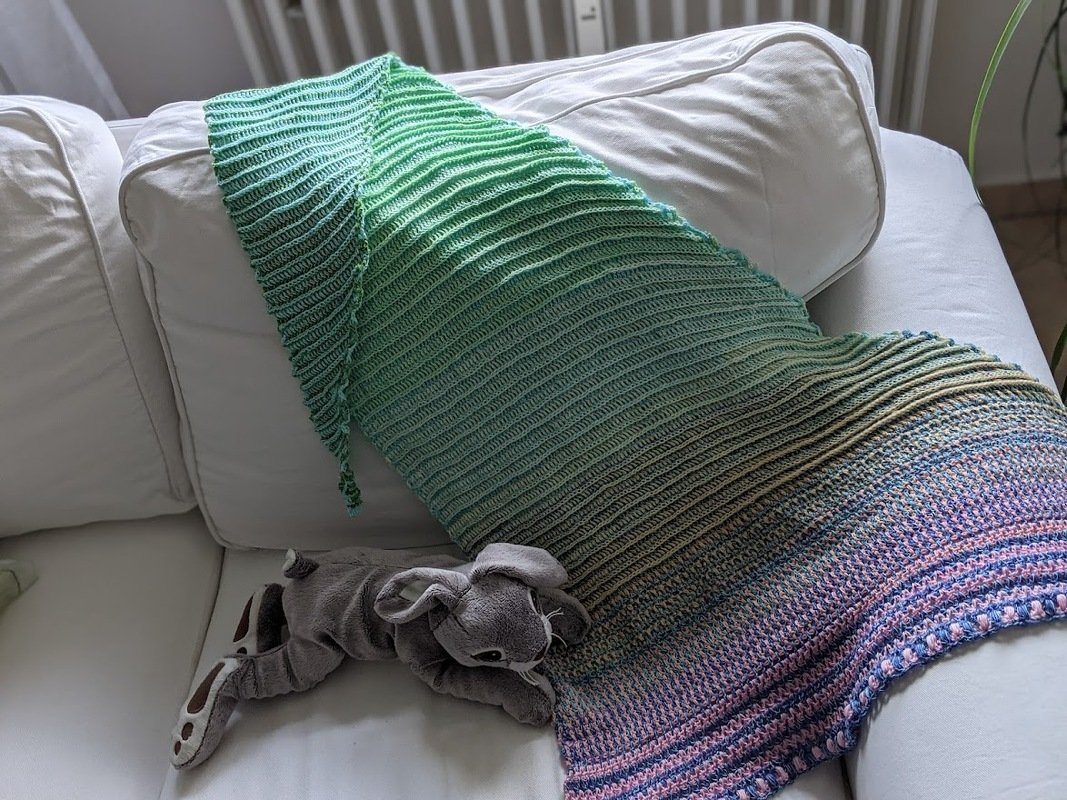 Pattern "Sudan" cuddly crochet cloth with a special color effect