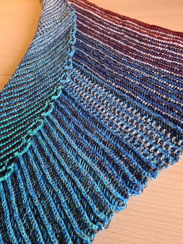 Pattern "Sudan" cuddly crochet cloth with a special color effect