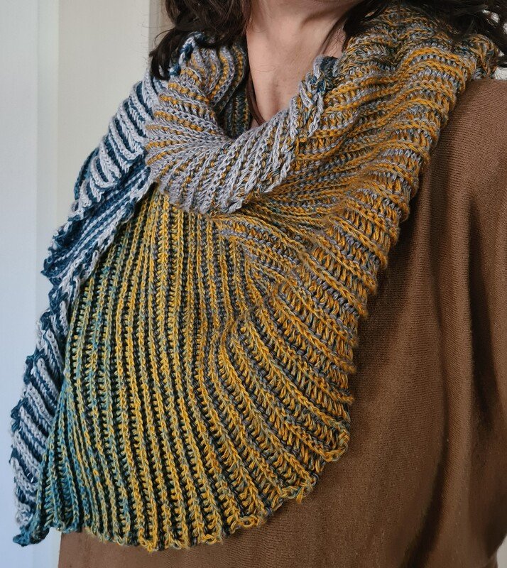 Pattern "Sudan" cuddly crochet cloth with a special color effect