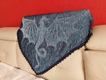 Dieses Tuch zu stricken hat sehr viel Spaß.
Anleitung super gut beschrieben. Auch für Anfänger durchaus geeignet. Ich habe bereits 2 Tücher gemacht.