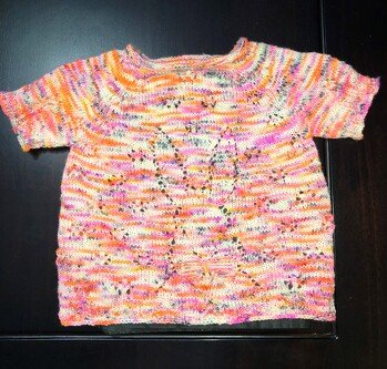 Bei der gemusterten Wolle, kommt das Hasenmotiv leider nicht so gut zur Geltung.