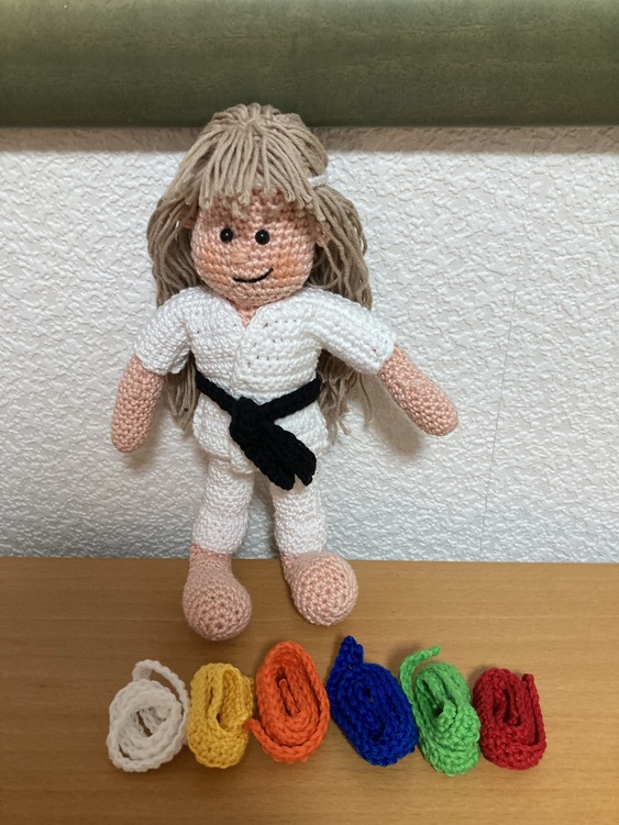 Taekwondo Puppe Amigurumi Häkelanleitung