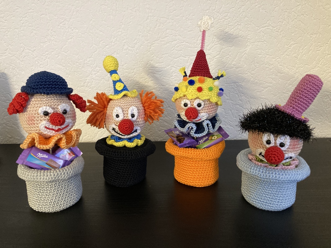 Häkelanleitung "Die Clownies"