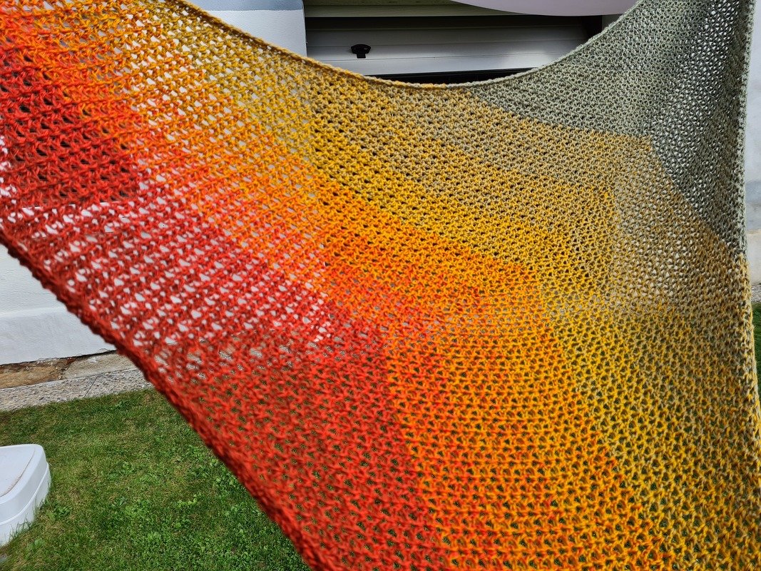 Raffiniertes, asymetrisches Tuch &quot;Frühlingserwachen&quot;, Häkelanleitung