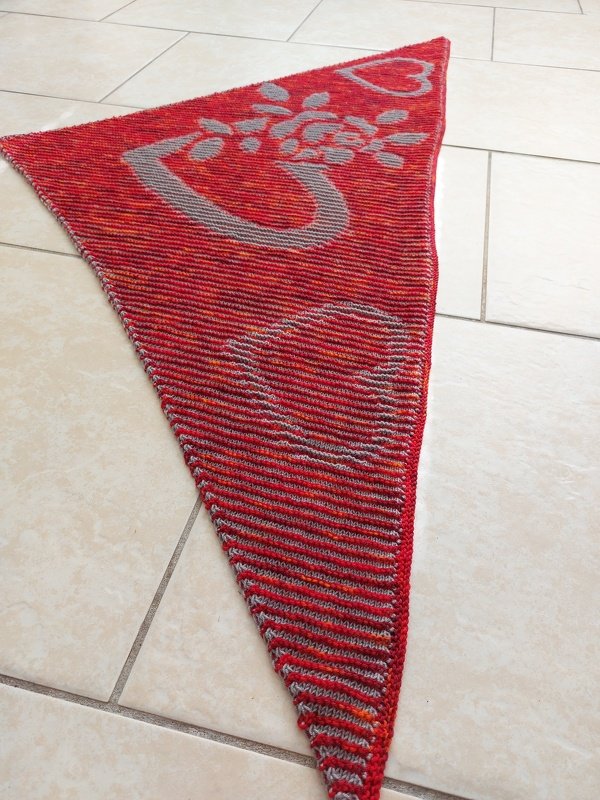 Heartflower, Shadow Knitting, Illusion Knitting, Motif Shawl