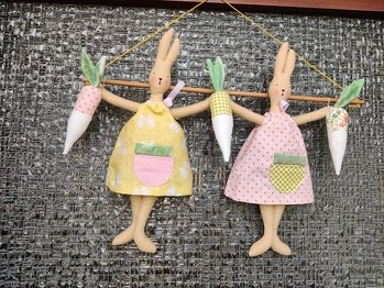 Anleitung war sehr gut. Ich habe die Girlande zum Geburtstag  verschenkt. Die Beschenkte sammelt Tilda-Puppen, dazu passen die Häschen wunderbar.