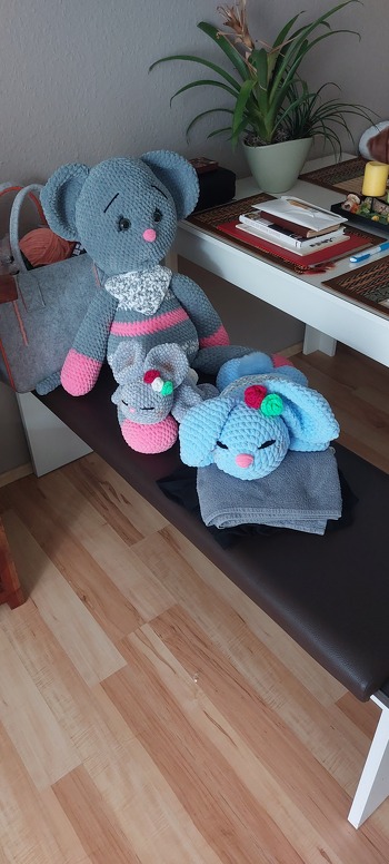 Tolle Anleitung. Habe mit Garn verschiedener Lauflängen gearbeitet.