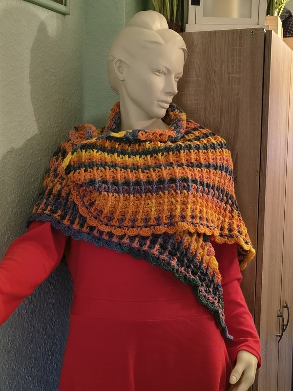 Sparset mit 4 eigenwilligen T&uuml;chern