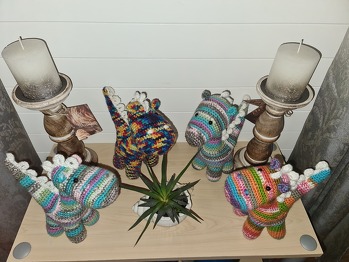 Anleitung ist einfach und super beschrieben. Die Dinos machen mega Spass