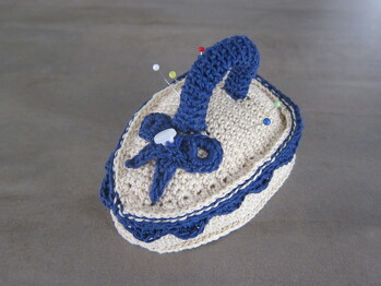 Easy Anleitung. Habe im Boden noch Pappe für die Standfestigkeit eingefügt.