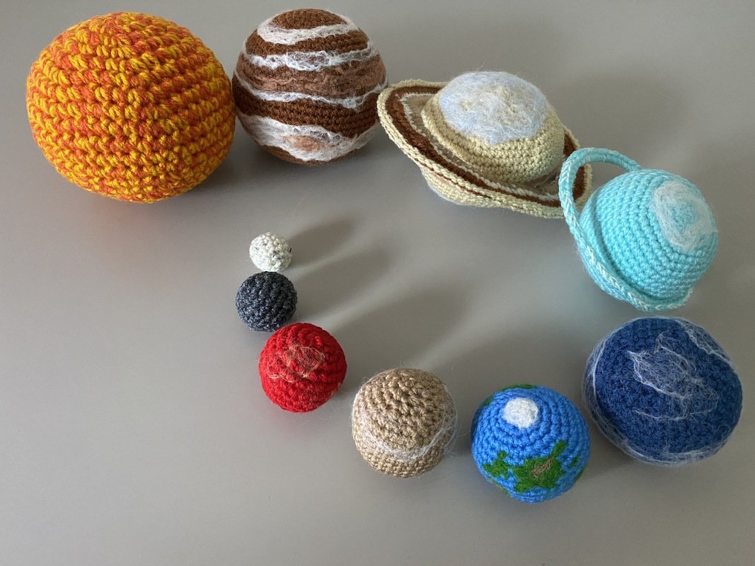 Häkelanleitung > Sonnensystem / Planeten Mobilé <