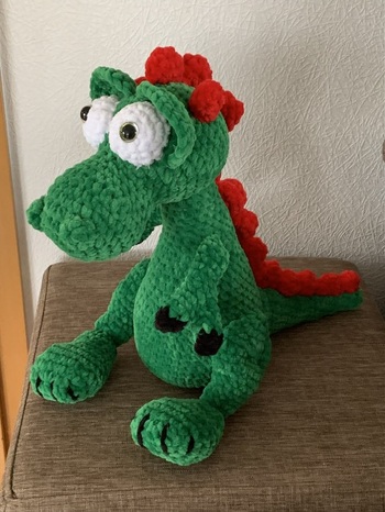 Die Anleitung ist prima, danke dafür.  Den Dino habe ich für ein kleines Mädchen als Geschenk gehäkelt, die Kinderaugen haben geleuchtet 😊👍Was will man mehr!
