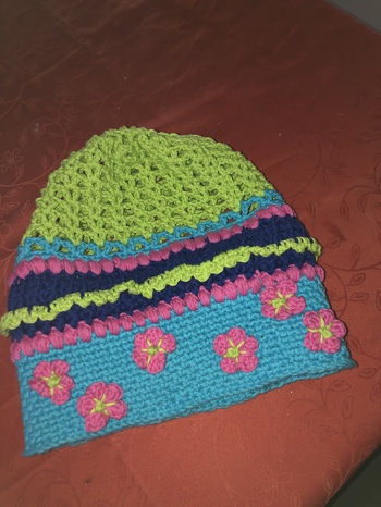 Herrliche Sommerbeanie!!  Hab mich sofort verliebt und ran an die Häkelnadel!! Wie immer bei Petra Perle top Anleitung mit Bildern die es jedem ermöglicht solch wunderschönes Beanie herzustellen.