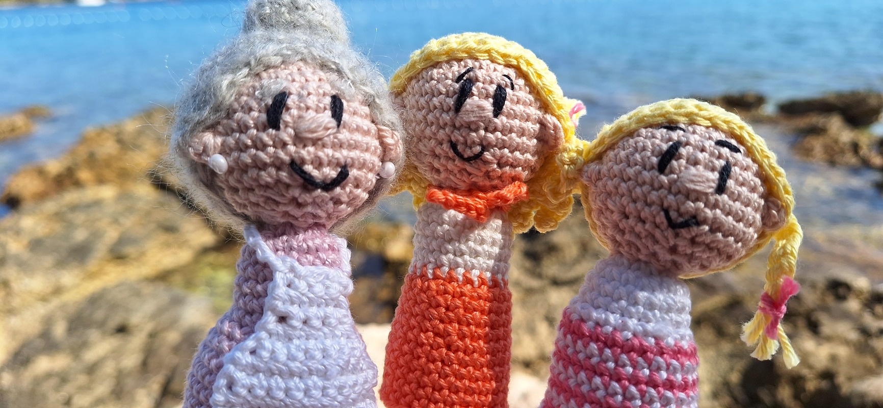 Familie Sonnenschein als Fingerpuppen mit passendem Zuhause - Beutel :-)