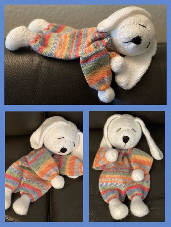 Soeben fertig geworden - im Köpfchen ist eine kleine Schelle versteckt 🔔. Das gibt ein Geschenk für Emilia, ein schwer behindertes, blindes Kleinkind. Ich bin „verliebt“ in das kleine Kerlchen…!❤️