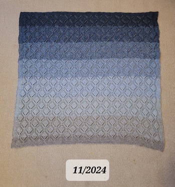 Ich habe hier die Größe abgeändert, weil ich den vorhandenen Bobbel aufbrauchen wollte. Ist toll geworden, die Anleitung ist gut verständlich geschrieben.