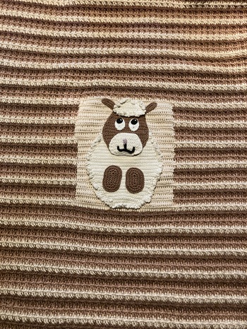 Ich habe das Schaft etwas zweckentfremdet. Ist bei mir der Mittelpunkt einer Babydecke geworden.