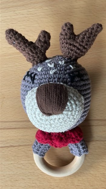 So ein süßes Kerlchen. Die Anleitung war super, einfach zu befolgen, schön erklärt und das Ergebnis kann sich sehen lassen.