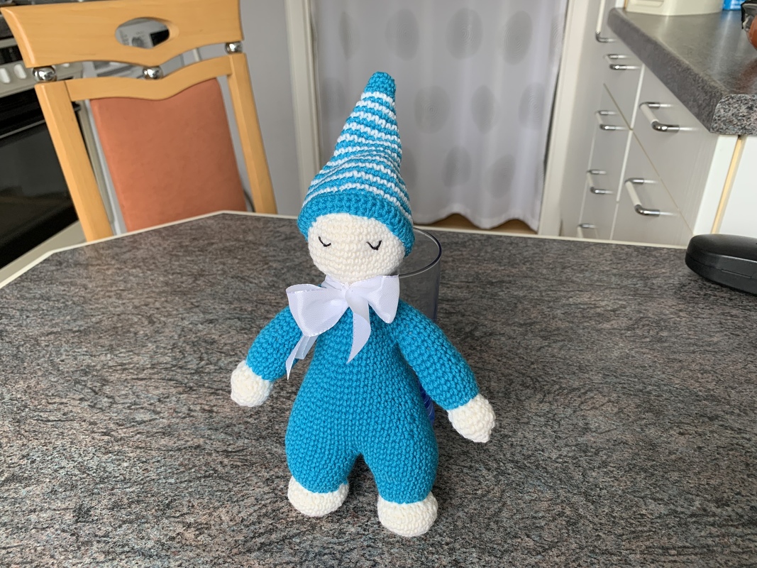 Häkelanleitung für einfaches Baby-Püppchen