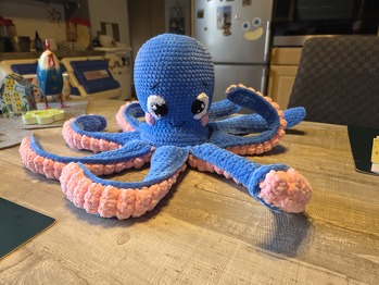 Mein Oktopus ist fertig und sieht riesig aus...