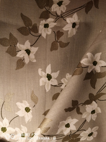 Ich suche zu diesem Stoff eine Nähidee.... Es sind nur 140x200cm,ich benötige gr. 48.es ist ein fester bwstoff von Nina Campbell London. Ich wollte mir einen blazer Mantel für besondere Gelegenheiten nähen, dafür reicht der Stoff nicht....
Foto vom Rock nach schnittmuster kleiner Spatz folgt