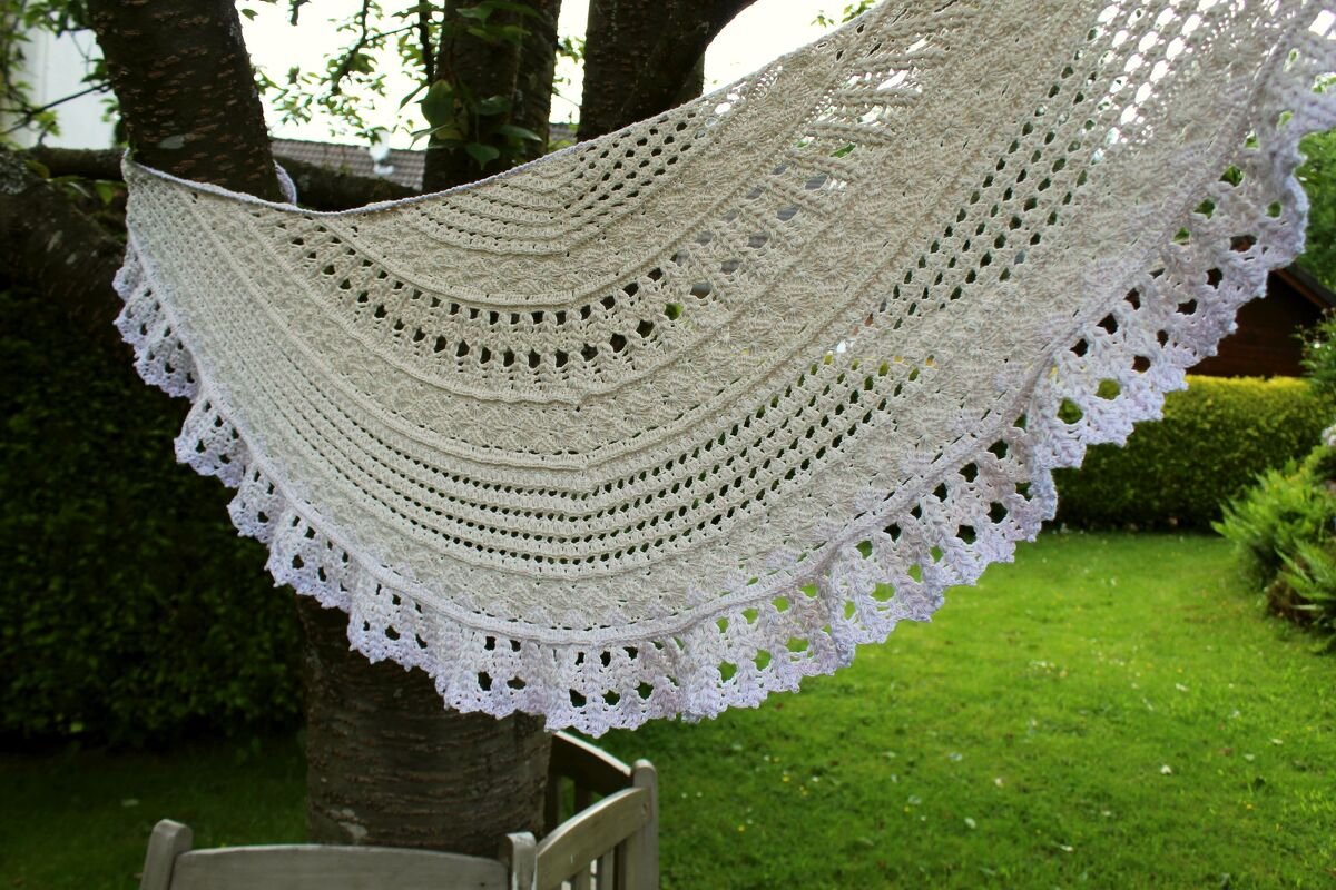 Anleitung wishes from friends - Halbmondtuch