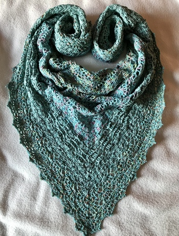 Schönes großes Tuch. Einfache Anleitung, aber man muss achtsam sein.