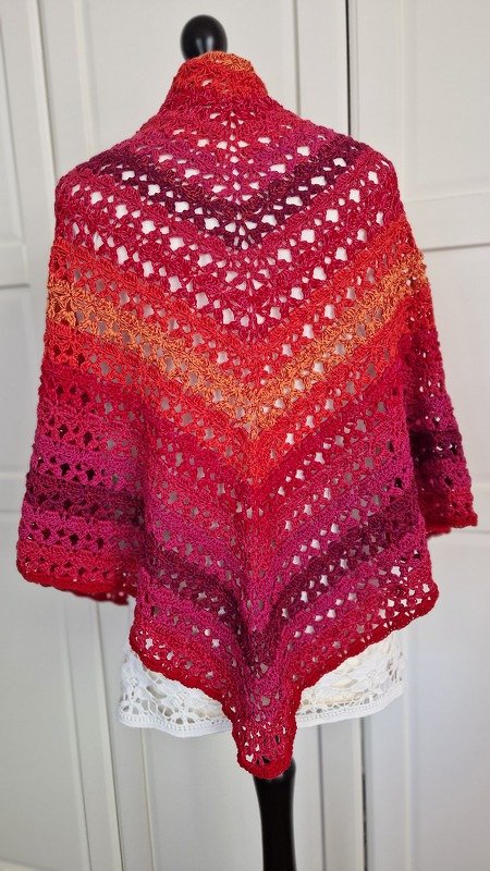 Beauty of Summer Häkelanleitung für ein luftiges Häkeltuch