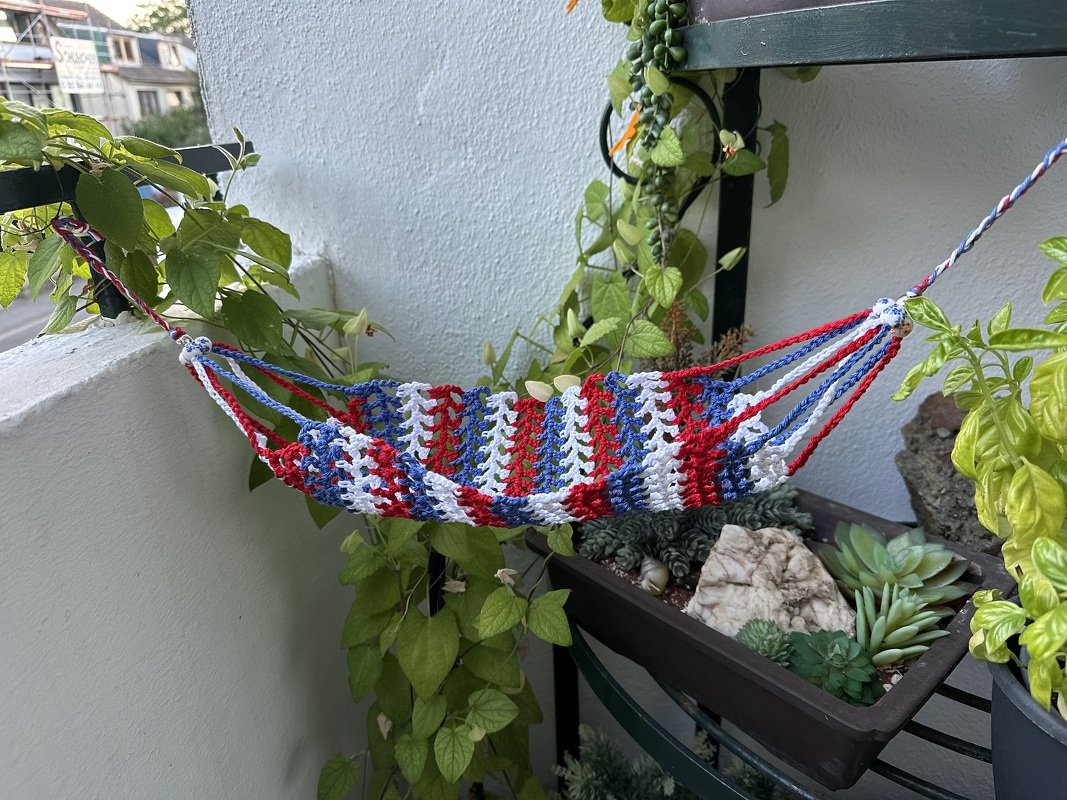 Häkelanleitung Hängematte für kleine Puppen