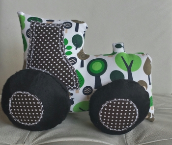 Ein knuddeliges Traktor-Kissen zum liebhaben =)