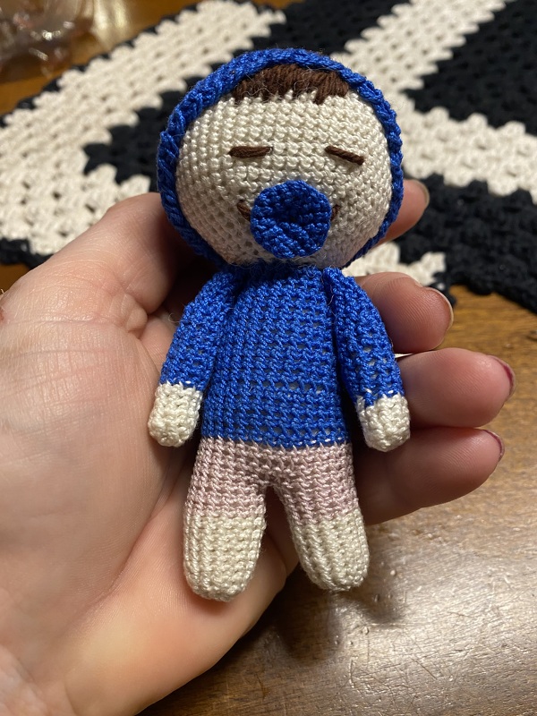 Kostenlose Amigurumi Häkelanleitung: Schlaf Baby 
