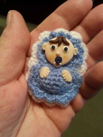 Die Taschenbaumler sind mir sofort ins Auge gesprungen. Anleitung natürlich super und dauf die Kombination von Wolle und Fimo wär ich nie gekommen.Vielen Dank ChrochetArtDesign.