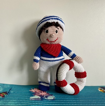 Mein Matrose ist fertig geworden und es hat sehr viel Spaß gemacht, ihn zu häkeln. Vielen Dank für die tolle Anleitung!👍😘