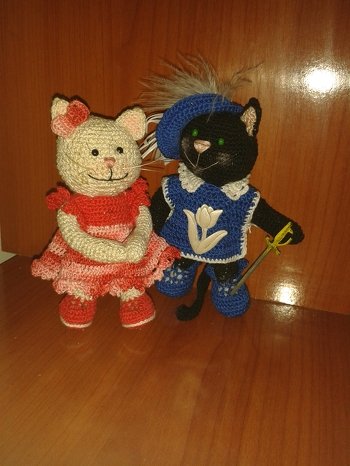 Aramis beschützt seine Dame in jeder Situation