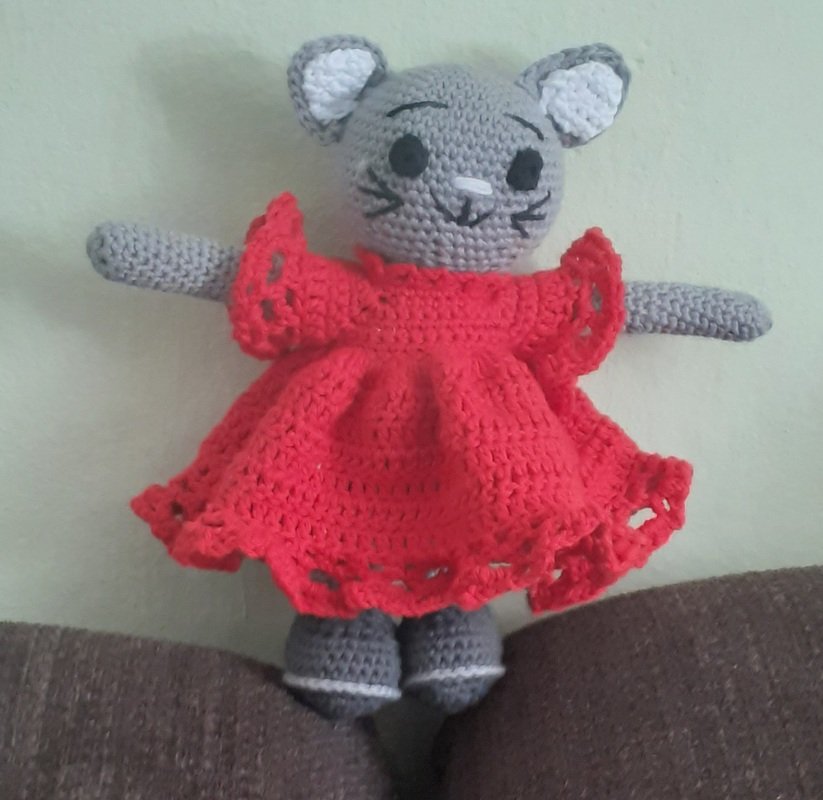 Amigurumi Katze mit Rüschen Kleid 17 cm Groß ( 19 cm mit Ohren )