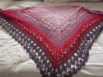 Da ich schon ewig häkel war das Tuch für mich leicht nachzu arbeiten.