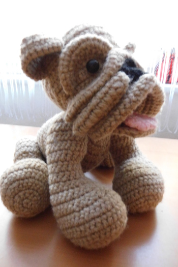 Am Anfang sah es ziemlich kompliziert aus, aber man wird sehr gut durch die Anleitung geführt, sodass am Ende alles prima zusammengepasst hat.