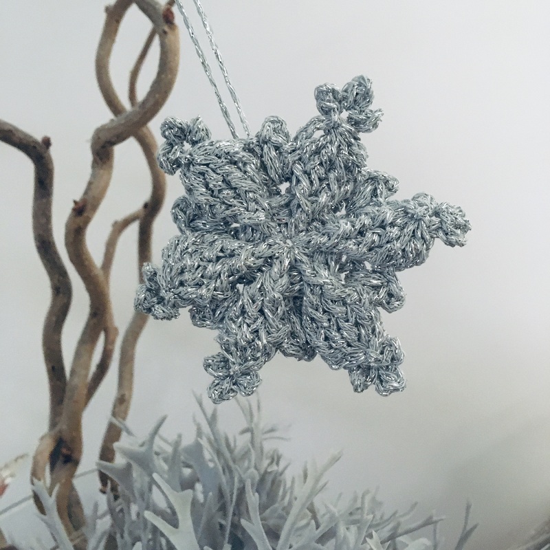 Schneeflocke &quot;Fjolla&quot; - Baumschmuck, Anhänger, Tischdeko