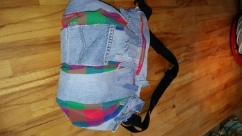 Handtasche mit Riemen aus alten Jeans